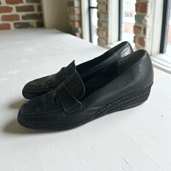 ANDRE ASSOUS Black Leather Low Loafers Wedges Size 8.5 - Picture 1 of 6